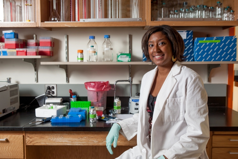 Brandi Jackson '10, a pre-med student in human development (HDEV), in the lab.